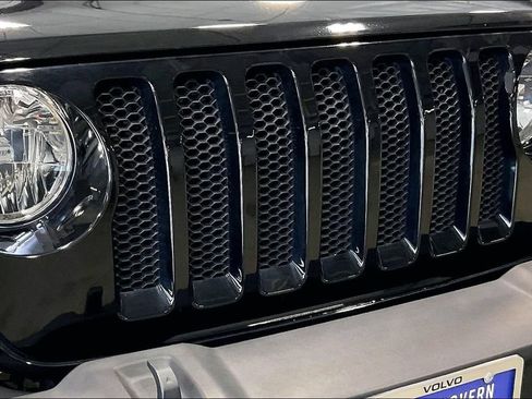 Used 2022 Jeep Wrangler Unlimited Sport AWD/4WD image 34
