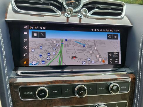 Certified 2022 Bentley Bentayga AWD/4WD image 45