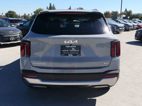 New 2026 Kia Sorento S image 5