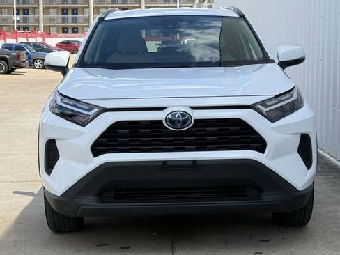 Used 2023 Toyota RAV4 XLE image 9