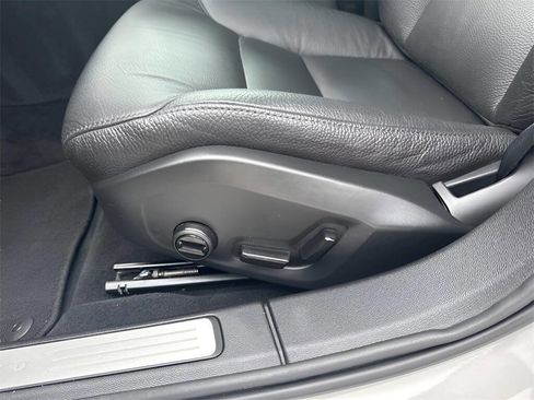 Used 2025 Volvo V60 B5 Cross Country Plus image 16