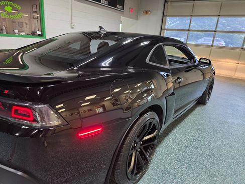 Used 2014 Chevrolet Camaro SS w/ SS Performance Package RWD image 7