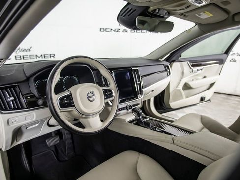 Used 2018 Volvo S90 T5 Momentum w/ Convenience Package image 19