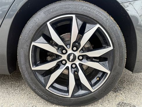 Used 2017 Chevrolet Malibu LT image 30