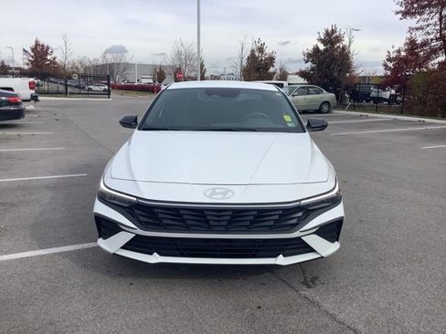 Certified 2025 Hyundai Elantra SEL w/ Cargo Package image 3