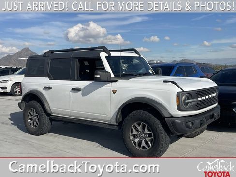 Used 2022 Ford Bronco Badlands image 1