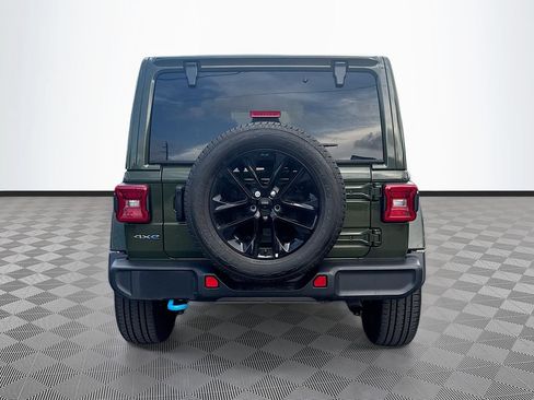 Used 2023 Jeep Wrangler Unlimited Sahara w/ Cold Weather Group AWD/4WD image 7