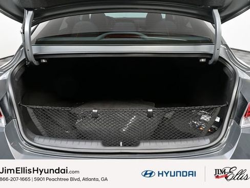 Certified 2025 Hyundai Elantra SEL image 9