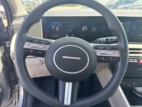 Used 2025 Hyundai Tucson SEL FWD image 16