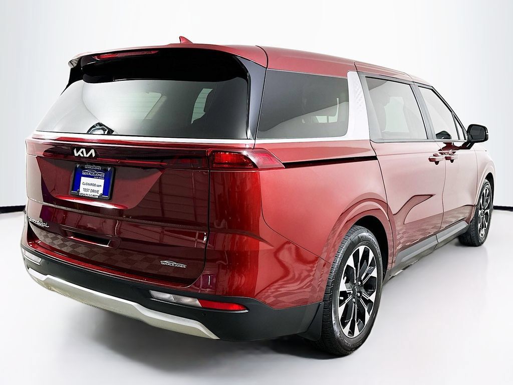 Used 2022 Kia Carnival EX FWD image 8