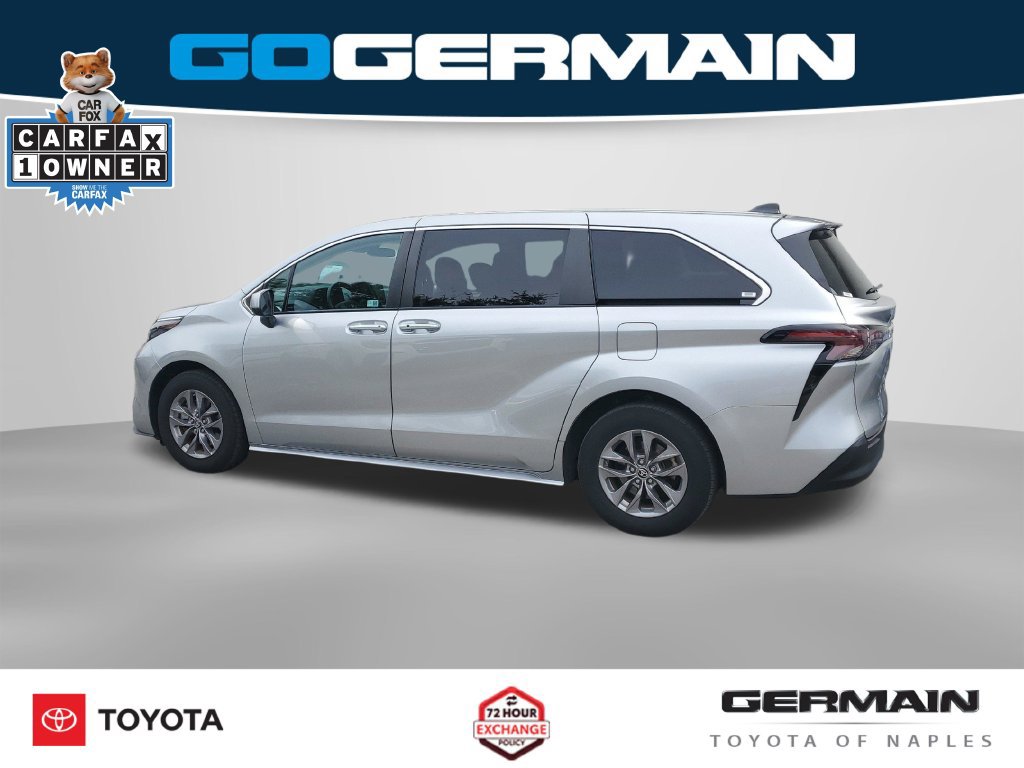 Used 2024 Toyota Sienna LE FWD image 12