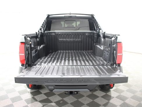 Used 2025 Toyota Tacoma 4x4 Double Cab Hybrid image 34