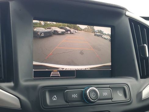Used 2024 GMC Terrain SLE FWD image 19
