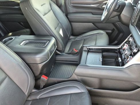 Used 2022 GMC Yukon Denali image 17