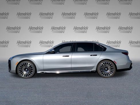 Certified 2025 BMW 760i xDrive w/ Executive Package image 7