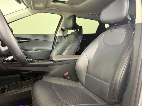 Used 2022 Kia EV6 GT-Line w/ First Edition Package AWD/4WD image 24