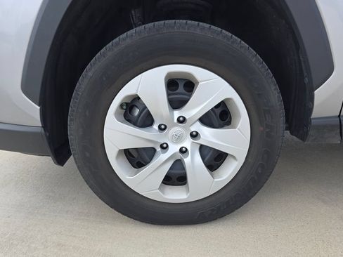 Used 2023 Toyota RAV4 LE FWD image 10