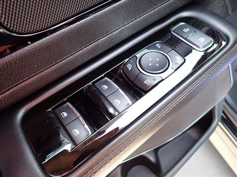 Used 2023 Lincoln Aviator Reserve image 18