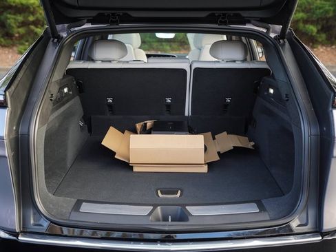 Used 2025 Cadillac Lyriq Luxury image 40