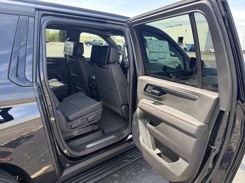 New 2026 Chevrolet Suburban RST w/ RST Capability Package AWD/4WD image 28