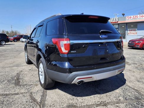 Used 2017 Ford Explorer XLT w/ Equipment Group 202A image 6