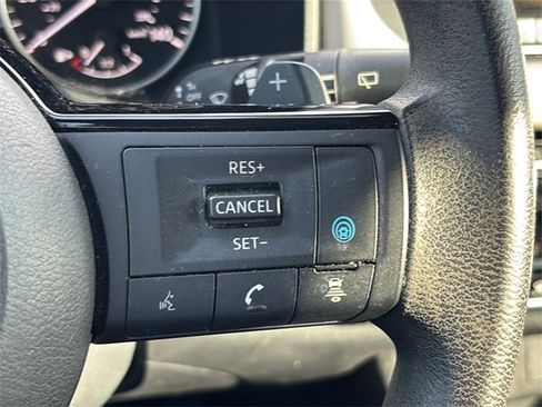 Used 2023 Nissan Rogue SV image 27