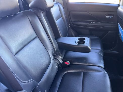 Used 2019 Mitsubishi Outlander SEL image 30