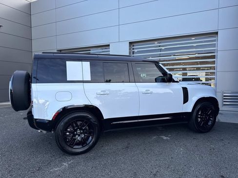 Certified 2025 Land Rover Defender 110 X-Dynamic SE AWD/4WD image 5