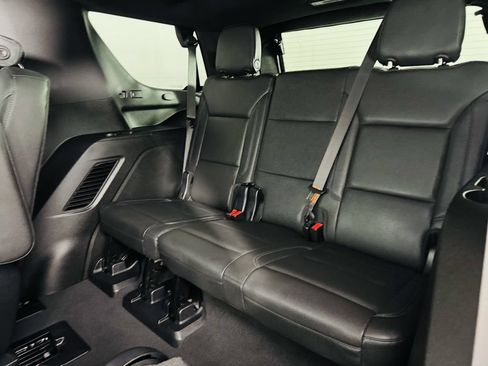 Used 2022 Chevrolet Tahoe LT w/ Luxury Package RWD image 22
