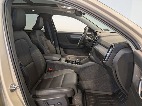 New 2026 Volvo XC40 B5 Ultra w/ Climate Package image 30