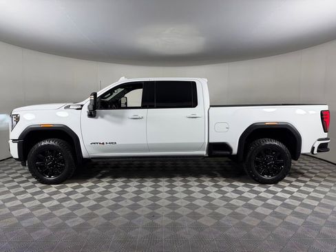 Used 2026 GMC Sierra 2500 AT4 AWD/4WD image 9