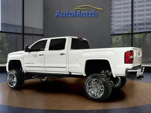 Used 2016 GMC Sierra 2500 Denali w/ Duramax Plus Package AWD/4WD image 6