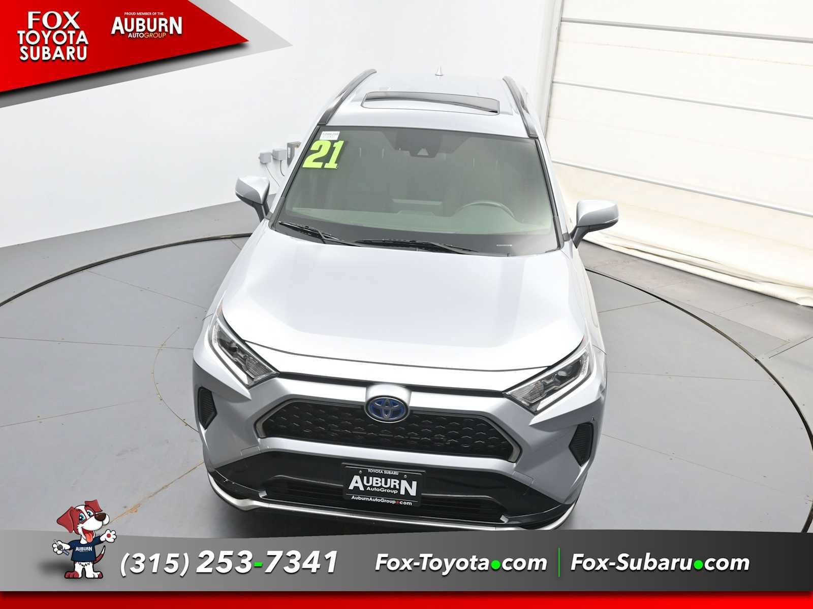 Used 2021 Toyota RAV4 SE w/ Weather & Moonroof Package AWD/4WD image 32