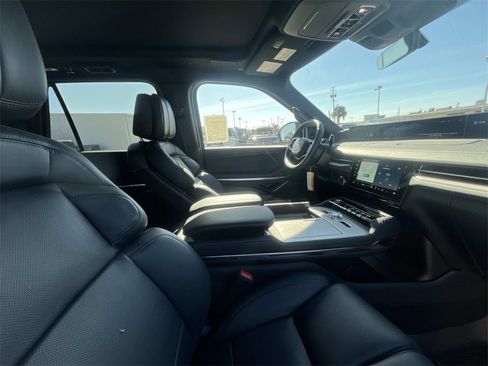 New 2025 Lincoln Navigator Reserve w/ Jet Appearance Package image 20