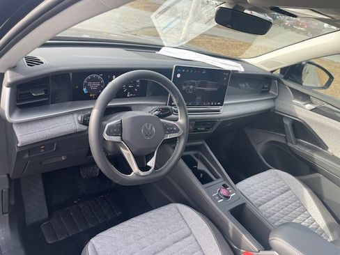 New 2026 Volkswagen Tiguan S image 9