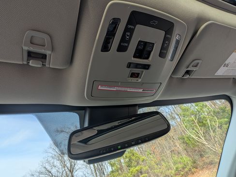 Used 2023 Toyota Sienna XLE image 31