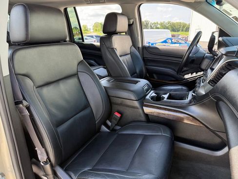 Used 2015 Chevrolet Suburban LT w/ Luxury Package AWD/4WD image 26