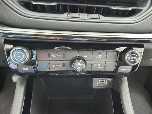 New 2026 Jeep Compass Latitude image 16