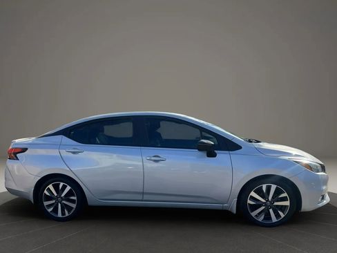 Used 2020 Nissan Versa SR image 4