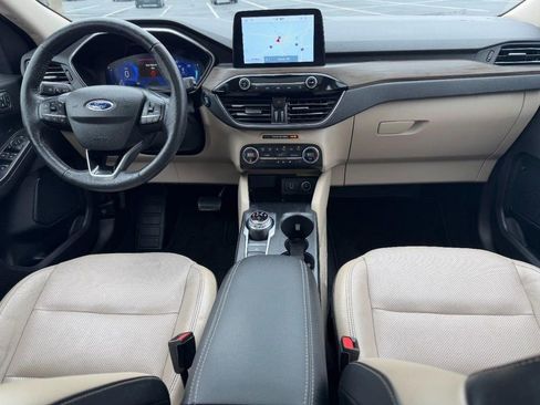 Used 2020 Ford Escape Titanium image 12