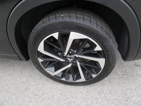 Used 2024 Mitsubishi Outlander SE image 9