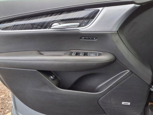 Used 2025 Cadillac XT6 Premium Luxury image 23