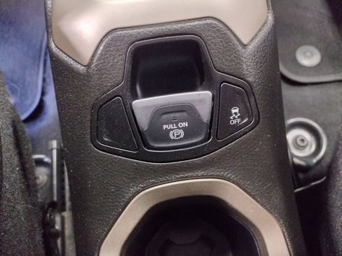 Used 2017 Jeep Renegade Sport w/ Power & Air Group AWD/4WD image 26