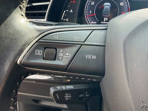Used 2019 Audi Q8 Premium Plus w/ Premium Plus AWD/4WD image 38