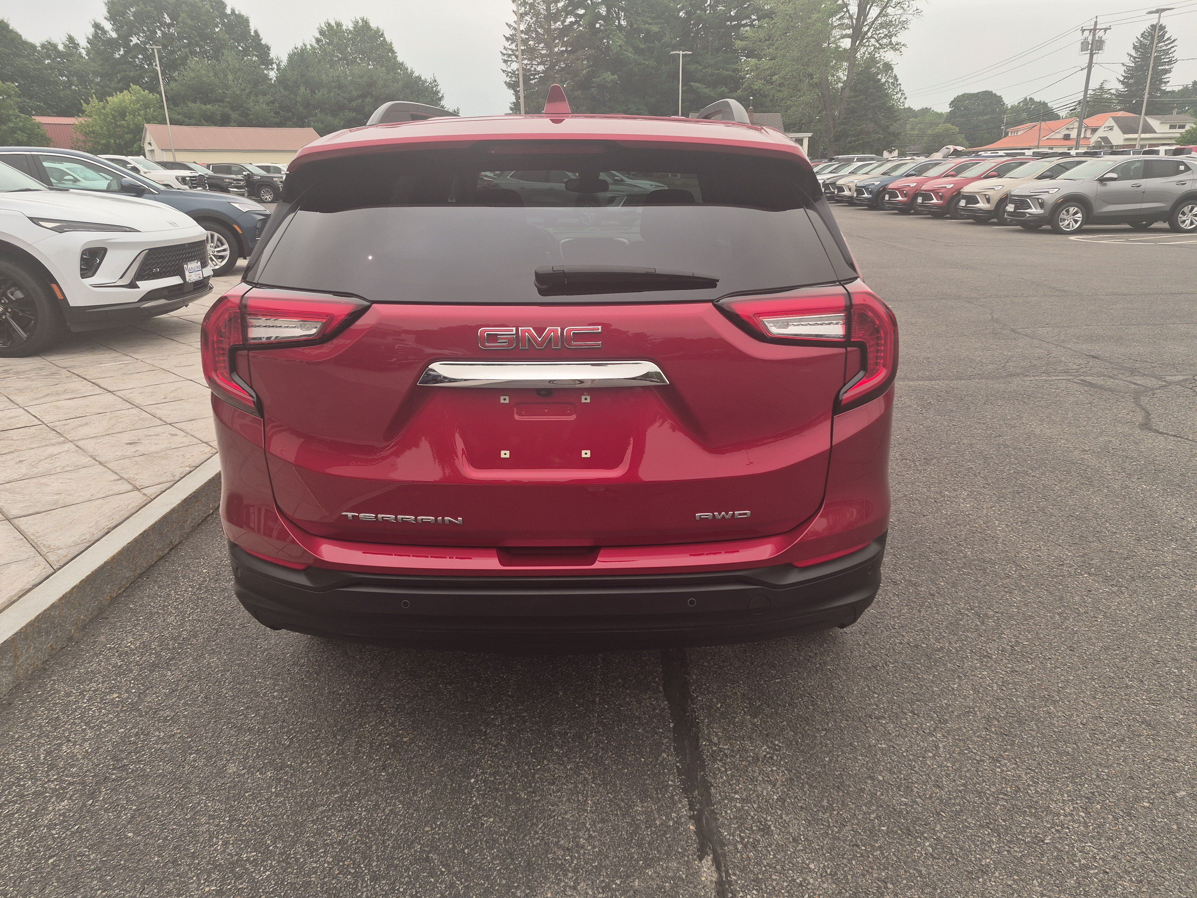 Used 2023 GMC Terrain SLE w/ Driver Convenience Package AWD/4WD image 6