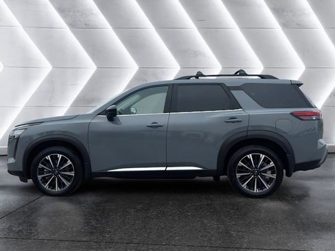 New 2026 Nissan Pathfinder Platinum image 5