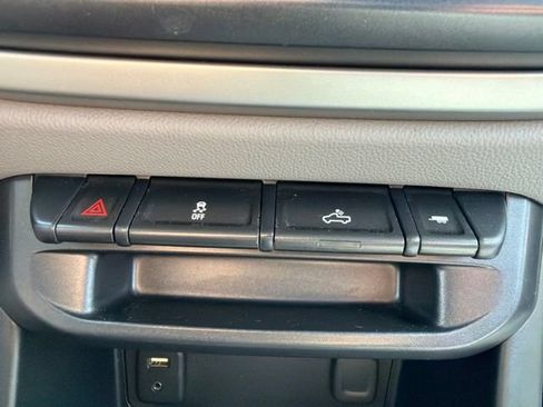 Used 2017 Chevrolet Colorado LT w/ LT Convenience Package RWD image 29