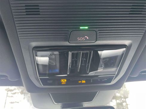 New 2026 Volkswagen Tiguan SE R-Line image 30