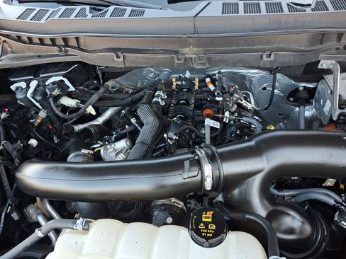 Used 2025 Ford F150 Platinum AWD/4WD image 28