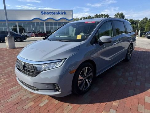 Certified 2024 Honda Odyssey Touring image 1